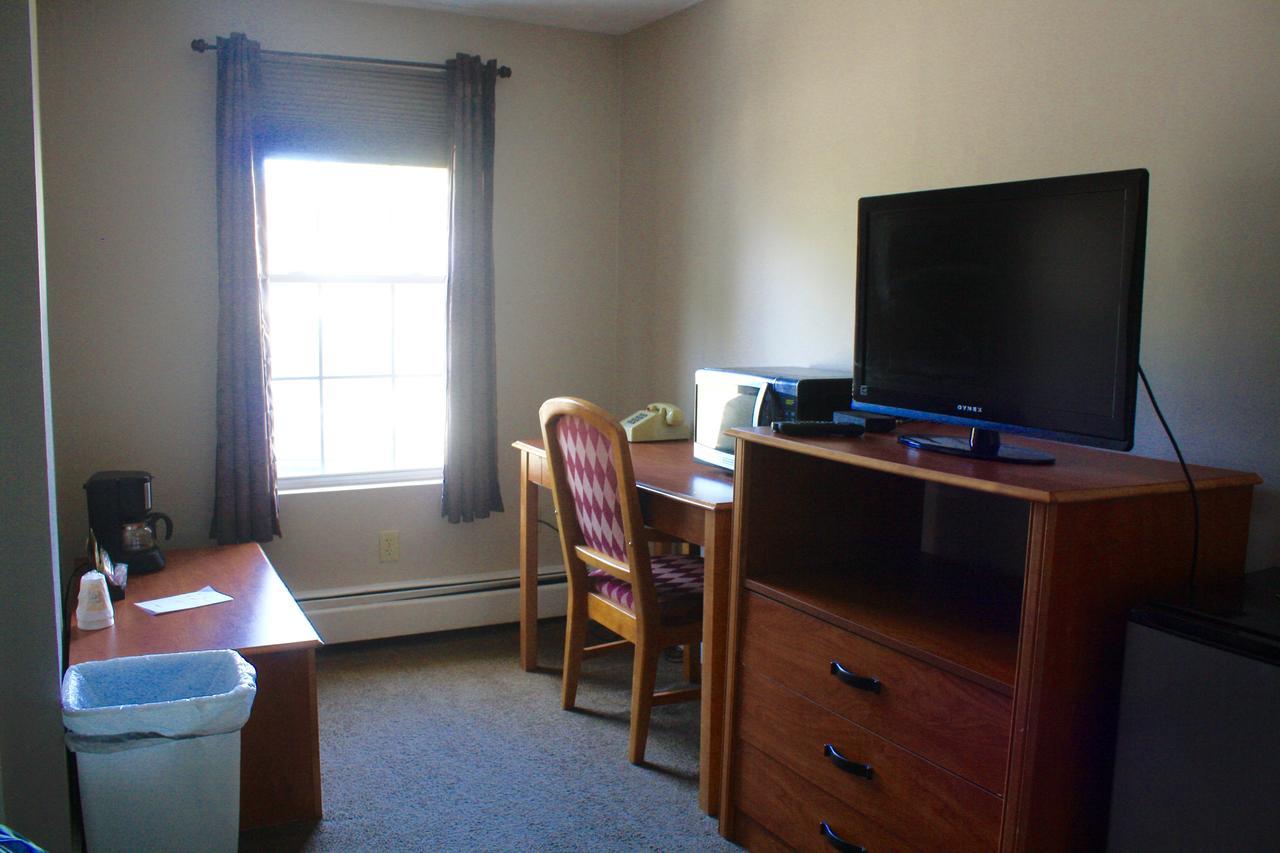 Rally Point Inn & Pub Foxborough Bagian luar foto